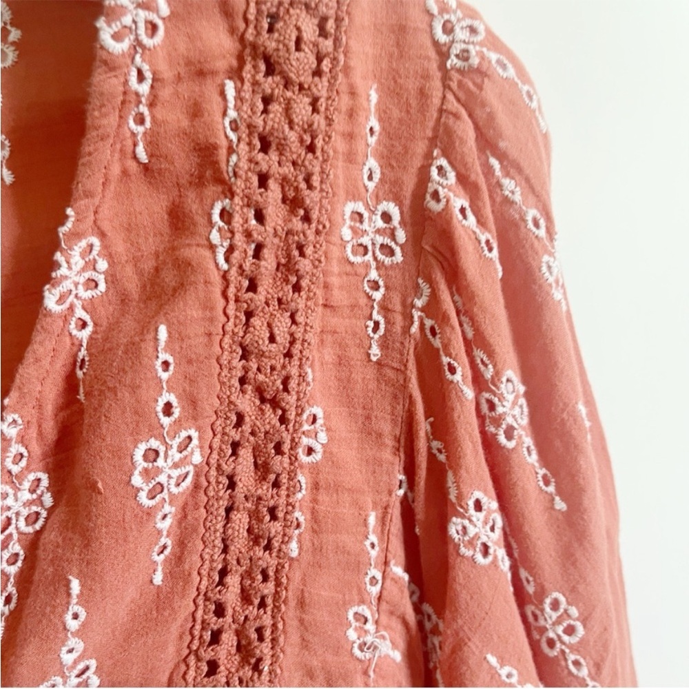 American Eagle blouse dusty red embroidered boho peasant oversized crochet - Picture 6 of 9